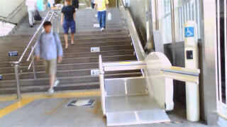 東京メトロ四ツ谷駅 エスカル