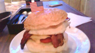 ネイビーバーガー