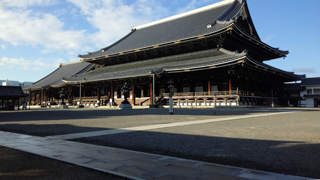 真宗本廟 境内