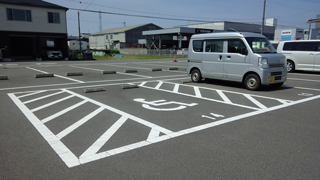 伏水蔵 駐車場