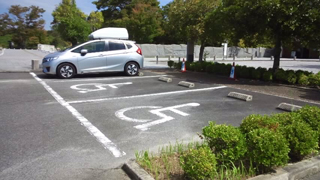 奈良県立万葉文化館 駐車場